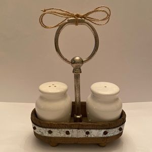 Salt & Pepper Caddy